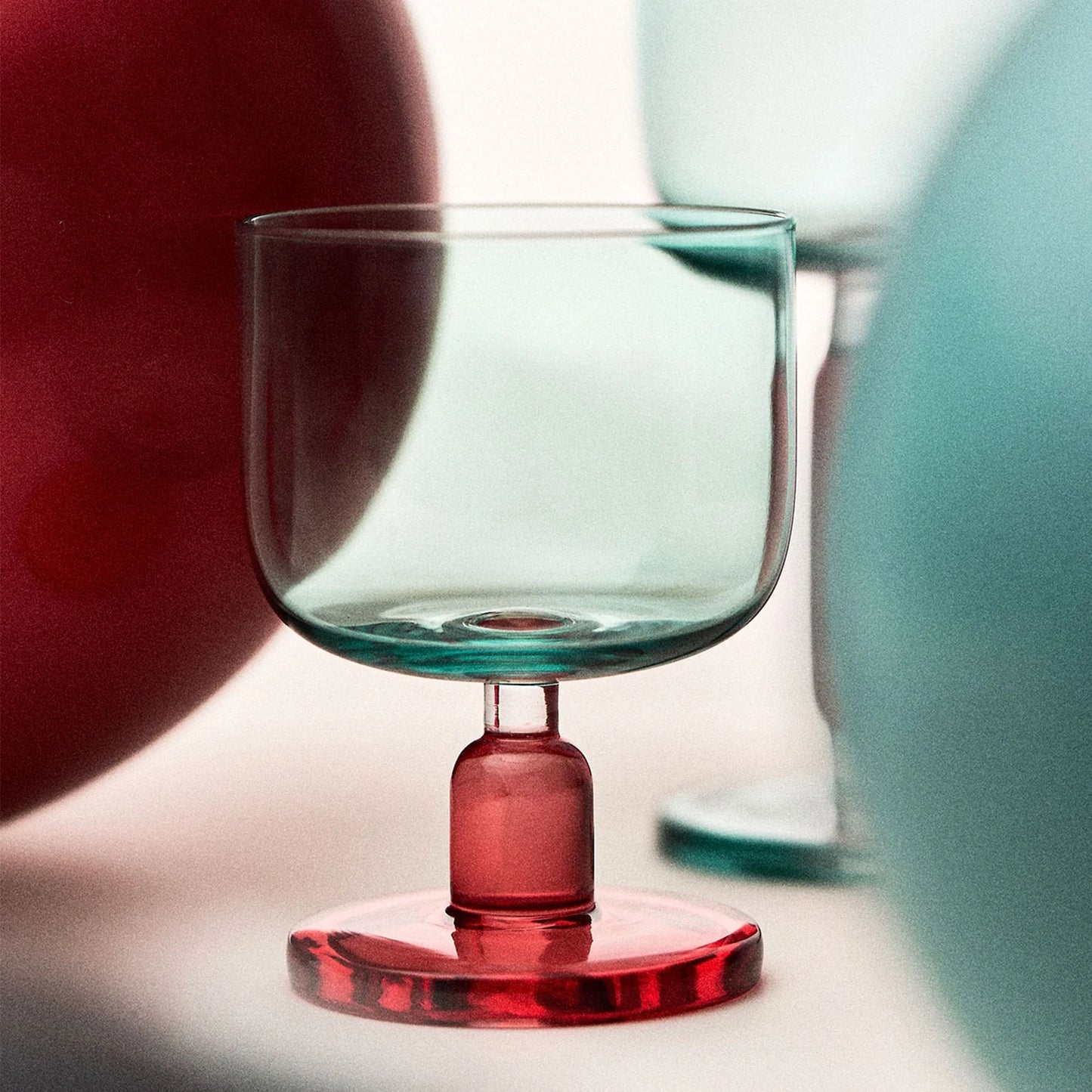 Jelly Short Goblet-A colorful glass inspired by the softness and glow of fruit jelly
